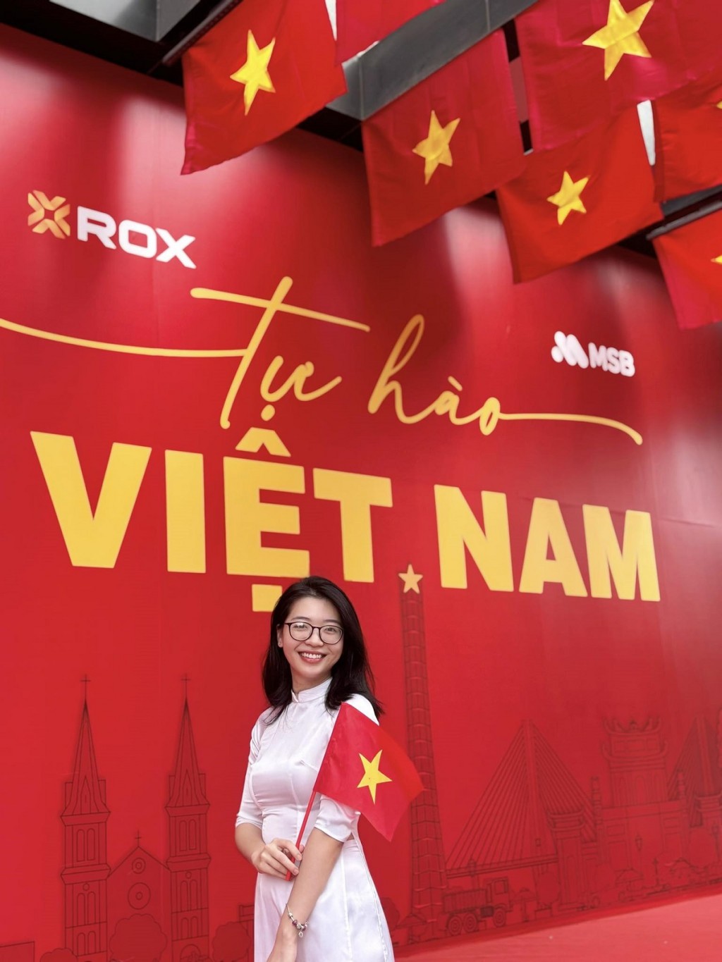 Check-in cùng bức tường Tự hào Việt Nam trên đường Nguyễn Chí Thanh