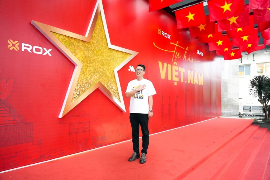 Check-in cùng bức tường Tự hào Việt Nam trên đường Nguyễn Chí Thanh