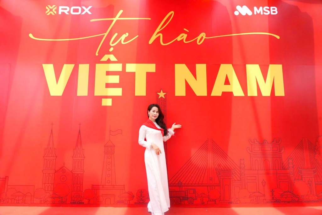 Check-in cùng bức tường Tự hào Việt Nam trên đường Nguyễn Chí Thanh