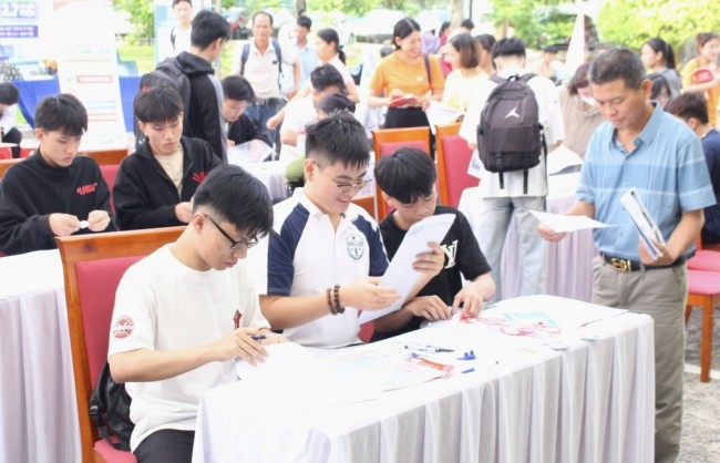 Bộ GD&ĐT cảnh báo tin giả về tổ chức lại các trường đại học