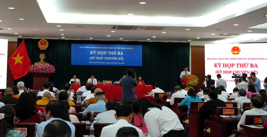 Quang cảnh kỳ họp