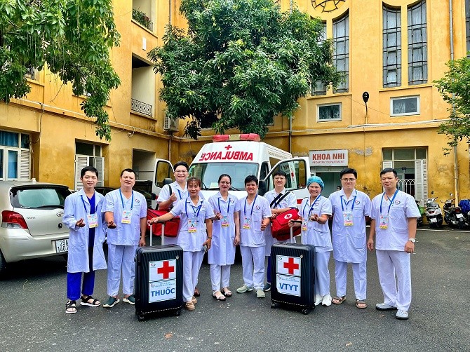 Tổ cấp cứu cơ động của BVĐK Đống Đa sẵn sàng đáp ứng nhiệm vụ được giao