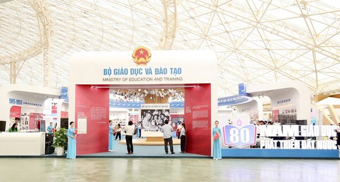 Tái hiện hành trình 80 năm phát triển của giáo dục Việt Nam