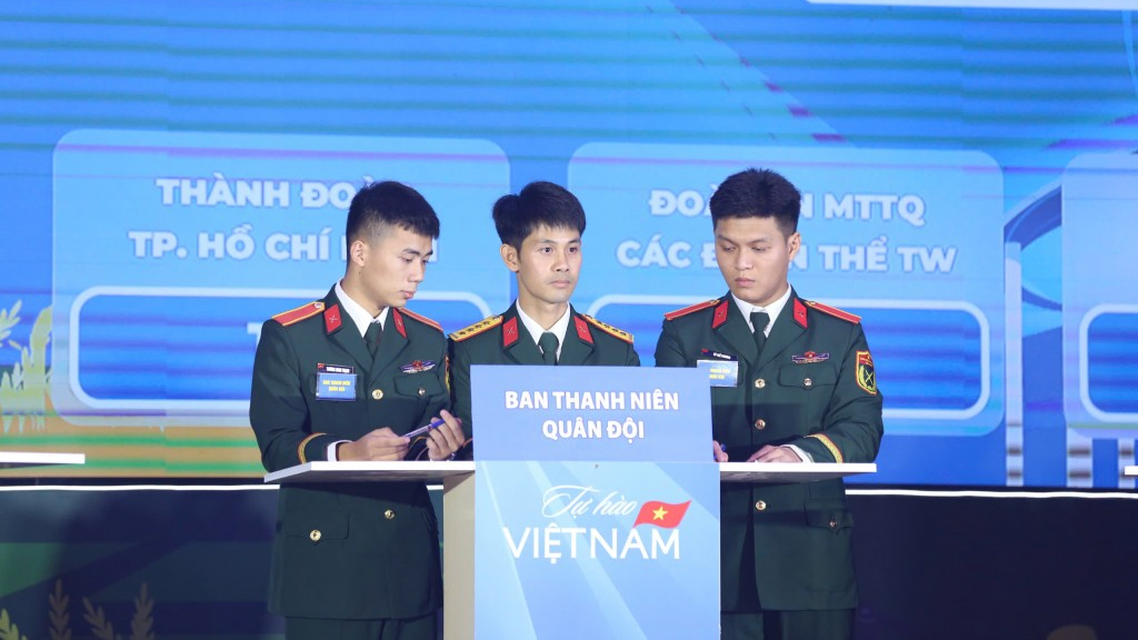 Các thành viên Ban Thanh niên Quân đội