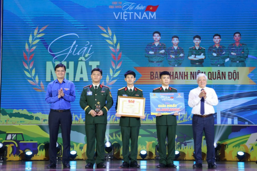 Ủy viên Bộ Chính trị, Bí thư Trung ương Đảng, Chủ tịch Ủy ban Trung ương Mặt trận Tổ quốc Việt Nam Đỗ Văn Chiến; Ủy viên dự khuyết Trung ương Đảng, Phó Chủ tịch Ủy ban Trung ương MTTQ Việt Nam, Bí thư thứ nhất Trung ương Đoàn Bùi Quang Huy