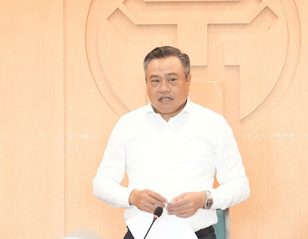 Chủ tịch UBND thành phố Hà Nội Trần Sỹ Thanh phát biểu tại phiên họp. Ảnh: Đình Hiệp