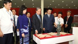 Đặt sức khỏe Nhân dân ở vị trí trung tâm của mọi chiến lược