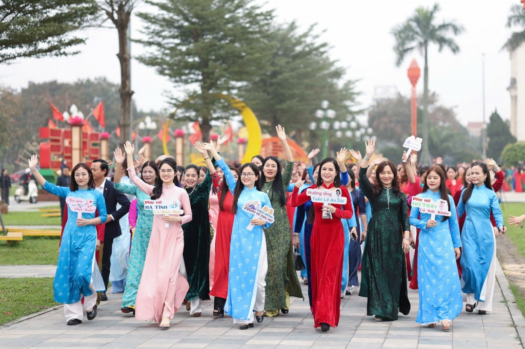 Người Hà Nội phát huy phẩm chất kiên cường và sáng tạo qua từng giai đoạn để xây dựng Thủ đô văn hiến, văn minh, hiện đại