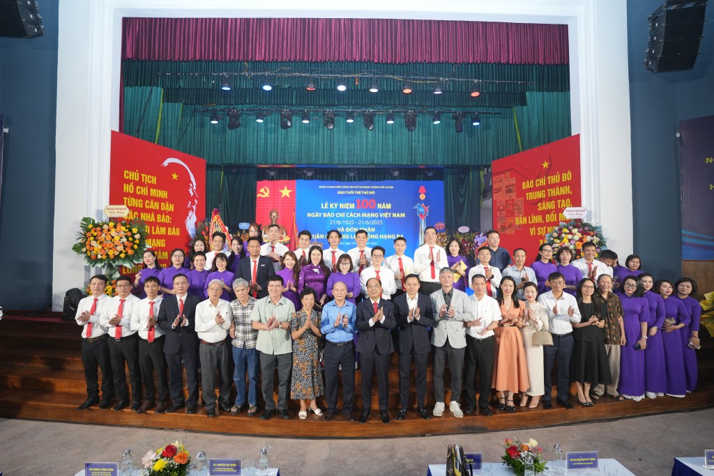 Nhân lên những “ngọn lửa” của lý tưởng và cống hiến