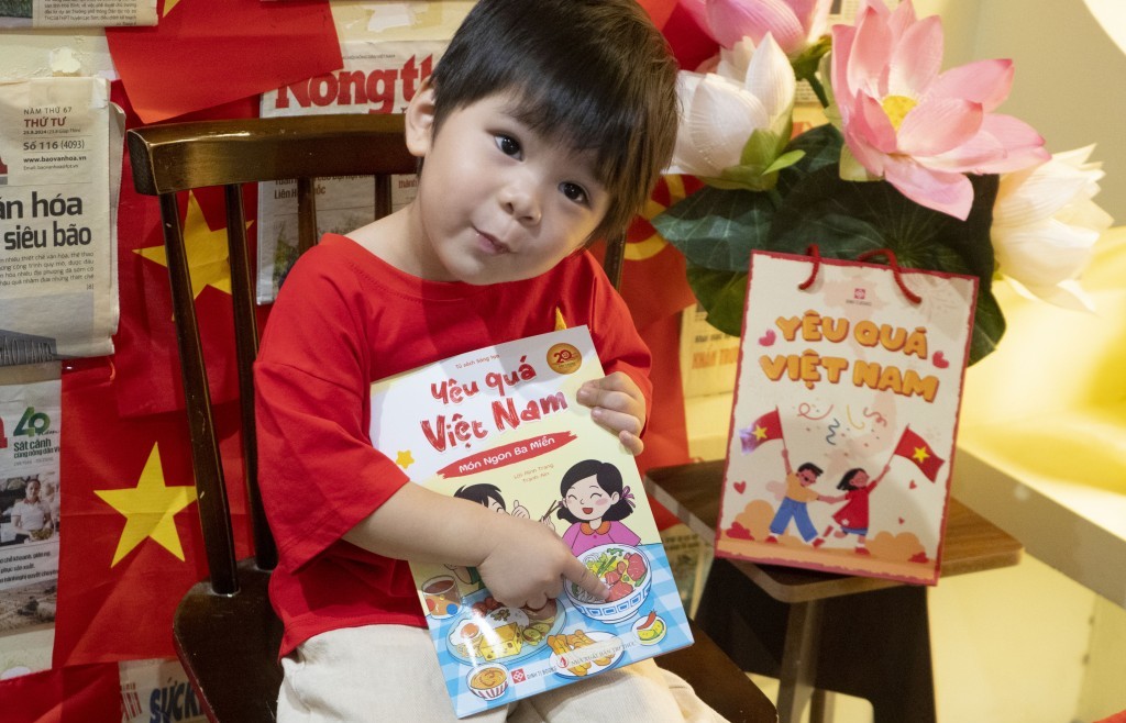 Tìm hiểu văn hóa truyền thống qua bộ sách “Yêu quá Việt Nam”