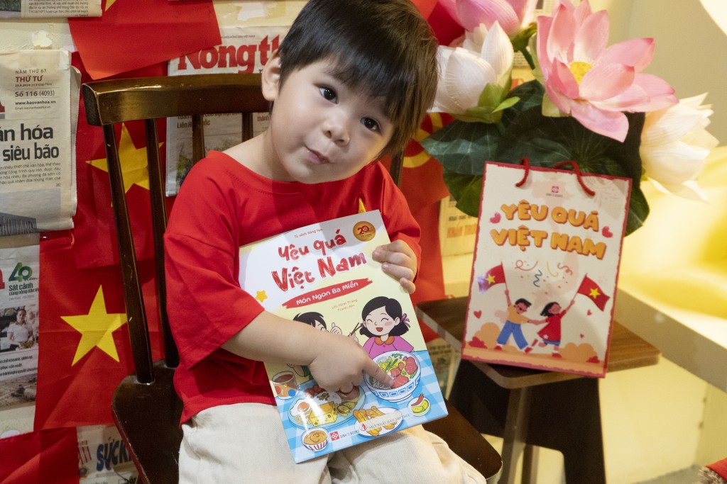 Tìm hiểu văn hóa truyền thống qua bộ sách “Yêu quá Việt Nam”