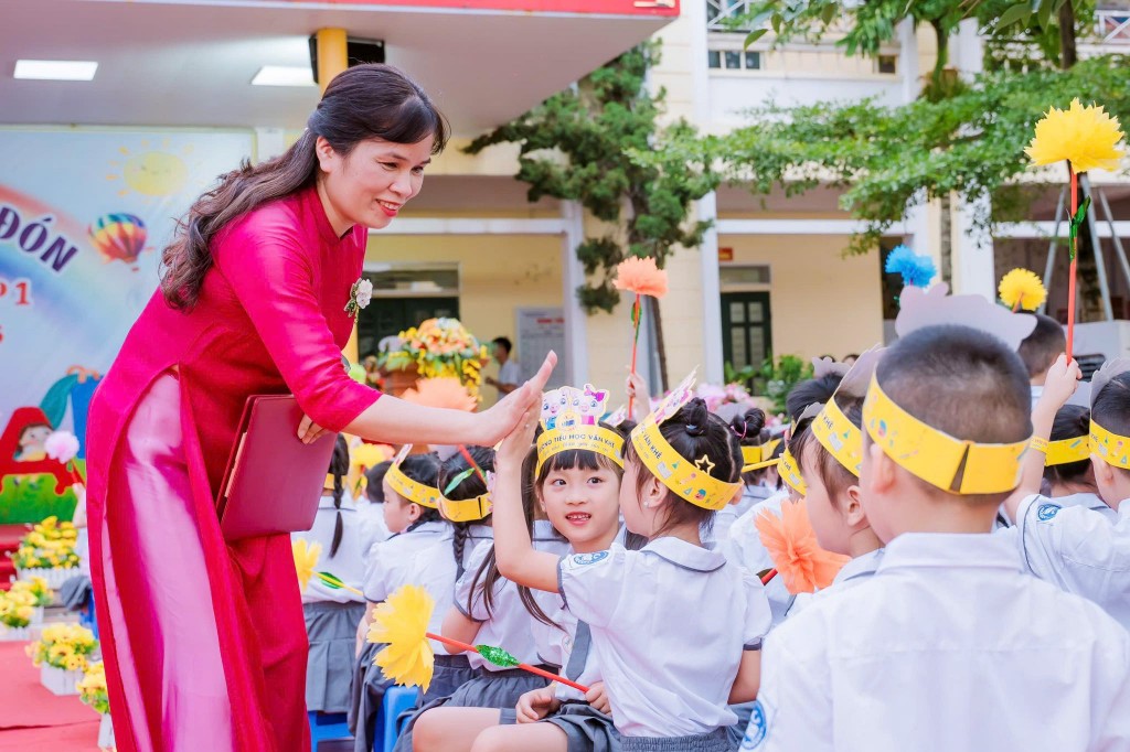 Hành trình đi lên từ ánh sáng 