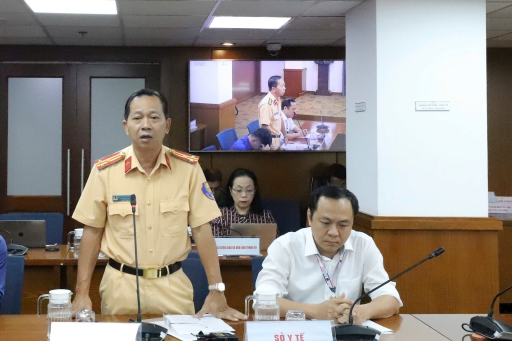 Thượng tá Nguyễn Ngọc Nam, Phó Trưởng Phòng Cảnh sát giao thông (PC08), Công an TP Hồ Chí Minh phát biểu tại buổi họp báo