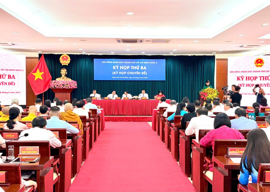 Quang cảnh kỳ họp