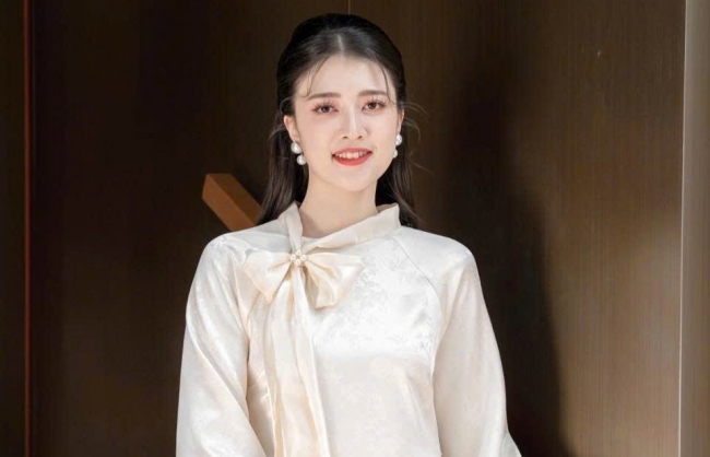 Giảng viên xinh đẹp thiết kế "Áo dài 34 tỉnh, thành"