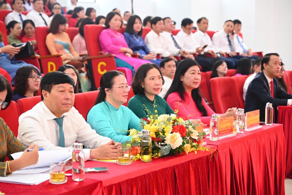Các đại biểu tham dự chương trình