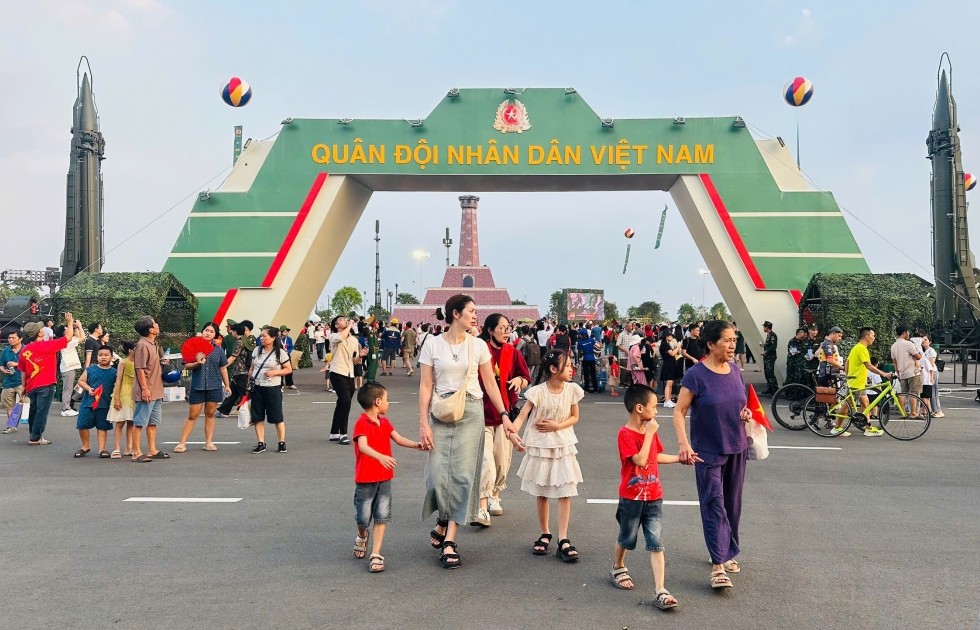 230.000 lượt khách tham quan triển lãm thành tựu đất nước