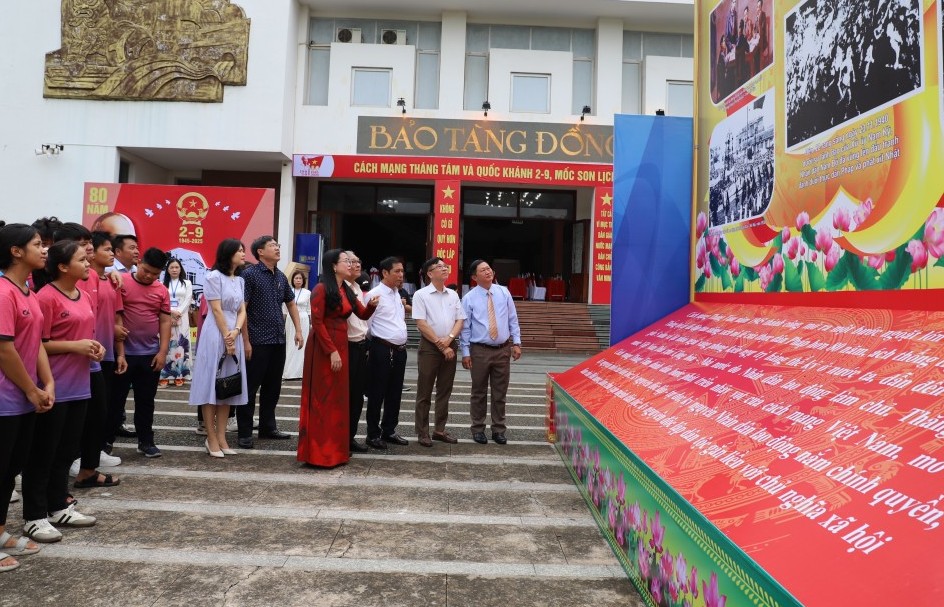 Đồng Nai: Khai mạc triển lãm về mốc son lịch sử của dân tộc