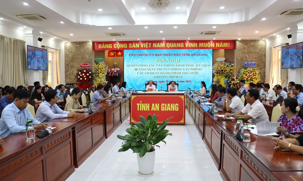 Quang cảnh hội nghị