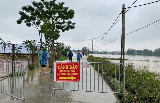 Nhanh chóng khắc phục tình trạng ngập lụt do ảnh hưởng bão số 5