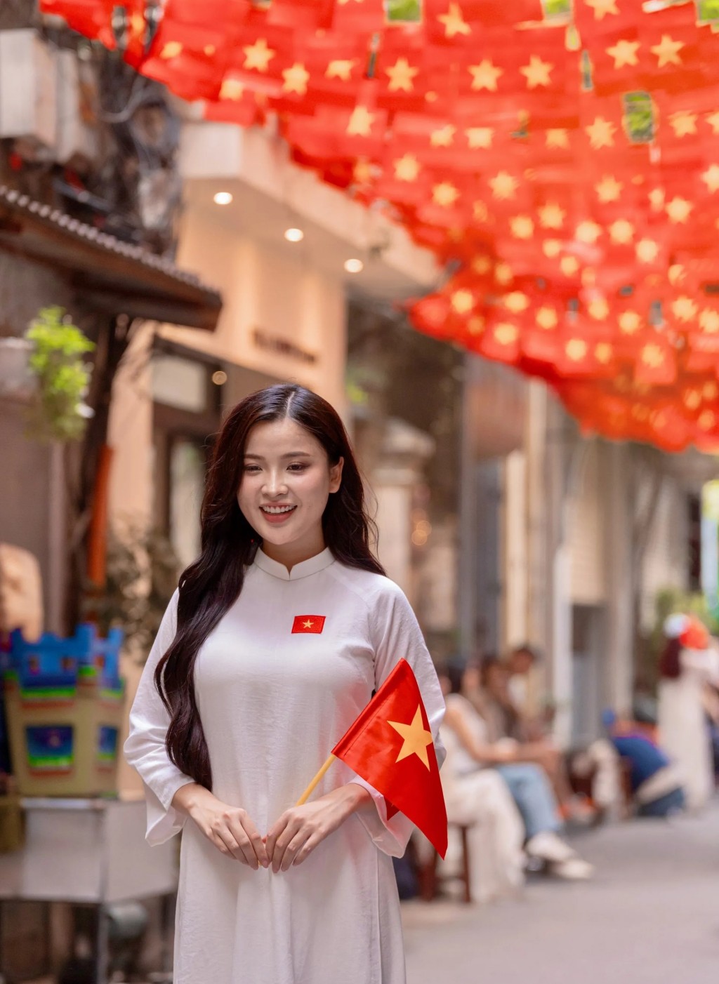 Năm cánh sao vàng tỏa sáng khát vọng Việt Nam
