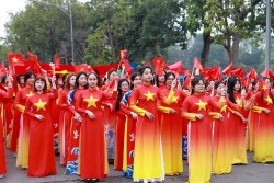 Năm cánh sao vàng tỏa sáng khát vọng Việt Nam