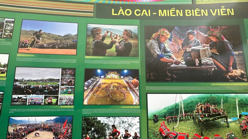 Du khách thích thú trải nghiệm game tương tác tại triển lãm thành tựu đất nước 80 năm