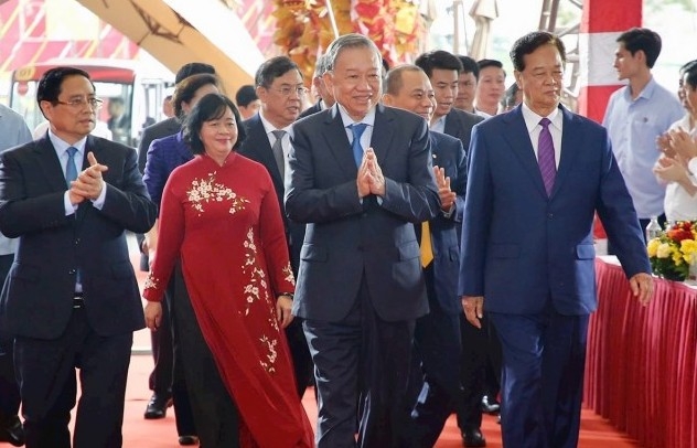 Dân tộc Việt Nam viết tiếp những chương mới rạng rỡ