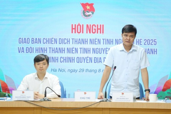 Từ đổi thẻ đảng viên đến “Mặt trận số” đều in dấu thanh niên