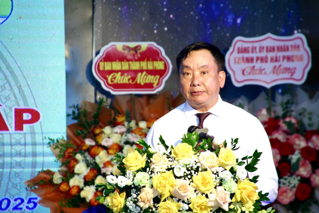 Phó Chủ tịch UBND thành phố Trần Văn Quân phát biểu tại Lễ kỷ niệm.