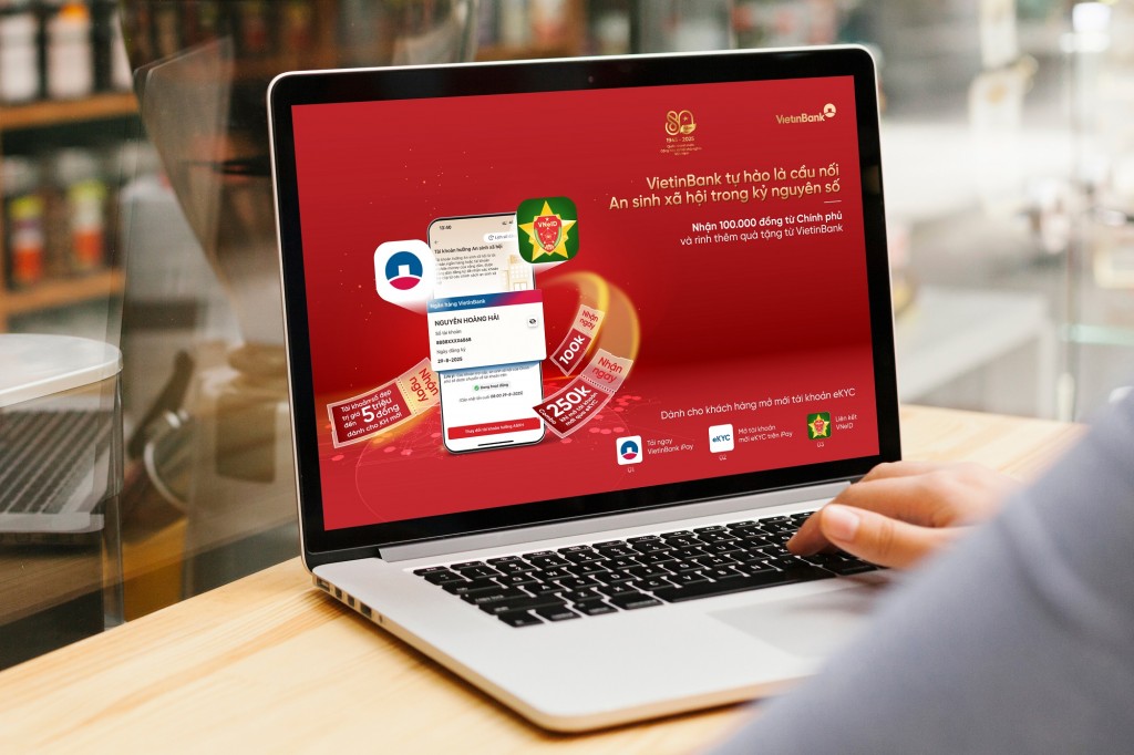 Nhận quà từ Chính phủ - Niềm vui nhân đôi cùng VietinBank