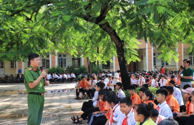 Hiểu pháp luật – Giữ an toàn: Hành trang bản lĩnh của người trẻ