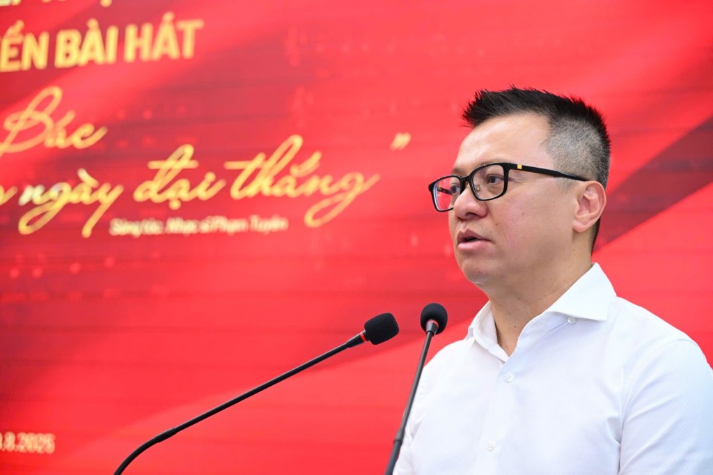 Đồng chí Lê Quốc Minh phát biểu tại lễ tiếp nhận