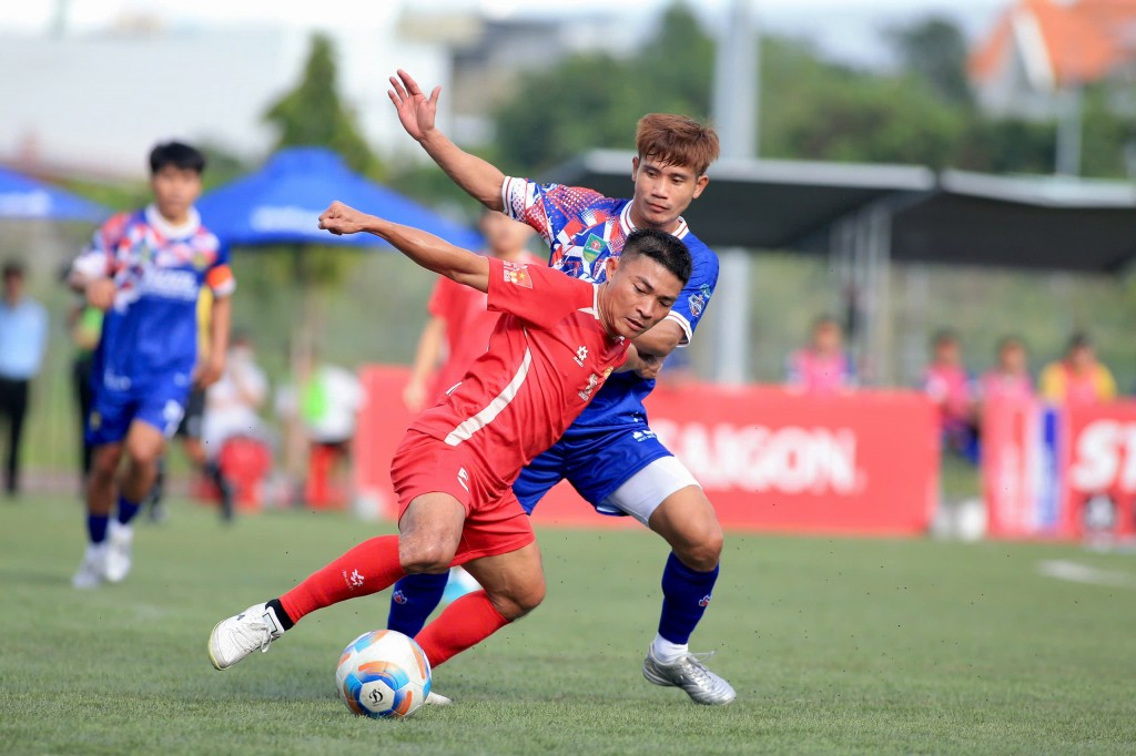 Đội tuyển Thái Lan lội ngược dòng thắng Giải quốc tế 7 người Bia Saigon Dragon Cup 2025