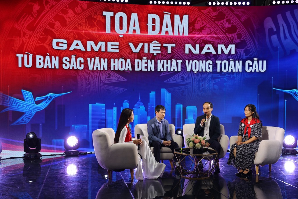 Các vị diễn giả cùng thảo luận về game và bản sắc văn hóa Việt 