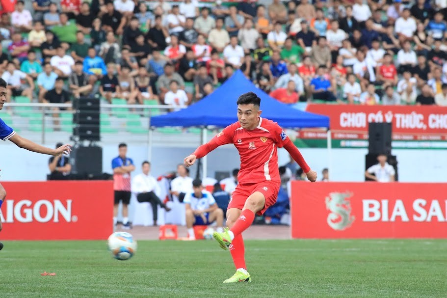 Đội tuyển Thái Lan lội ngược dòng thắng Giải quốc tế 7 người Bia Saigon Dragon Cup 2025