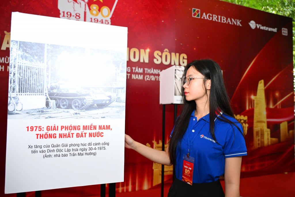 Cụm trưng bày “80 năm rạng rỡ non sông”: hệ thống hóa những mốc son 1930–2025, từ khi Đảng Cộng sản Việt Nam ra đời đến khát vọng vươn tầm quốc gia phát triển vào giữa thế kỷ XXI.