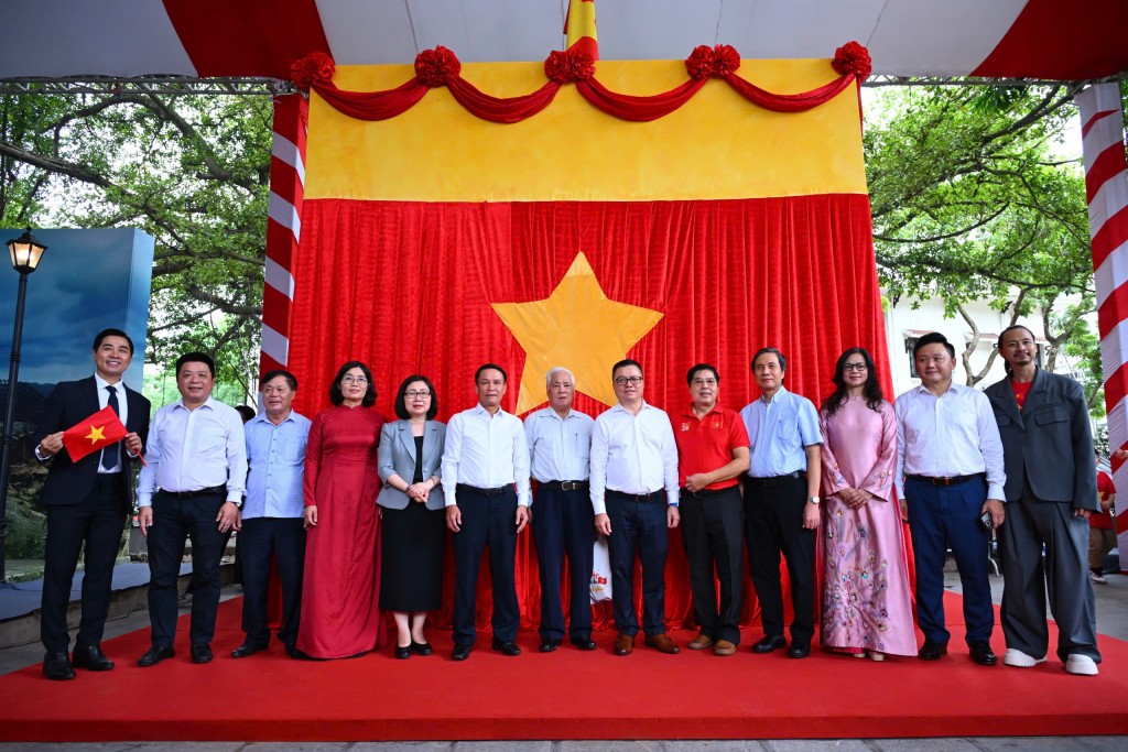 Khai mạc triển lãm tương tác “80 năm rạng rỡ non sông – Con đường độc lập” 