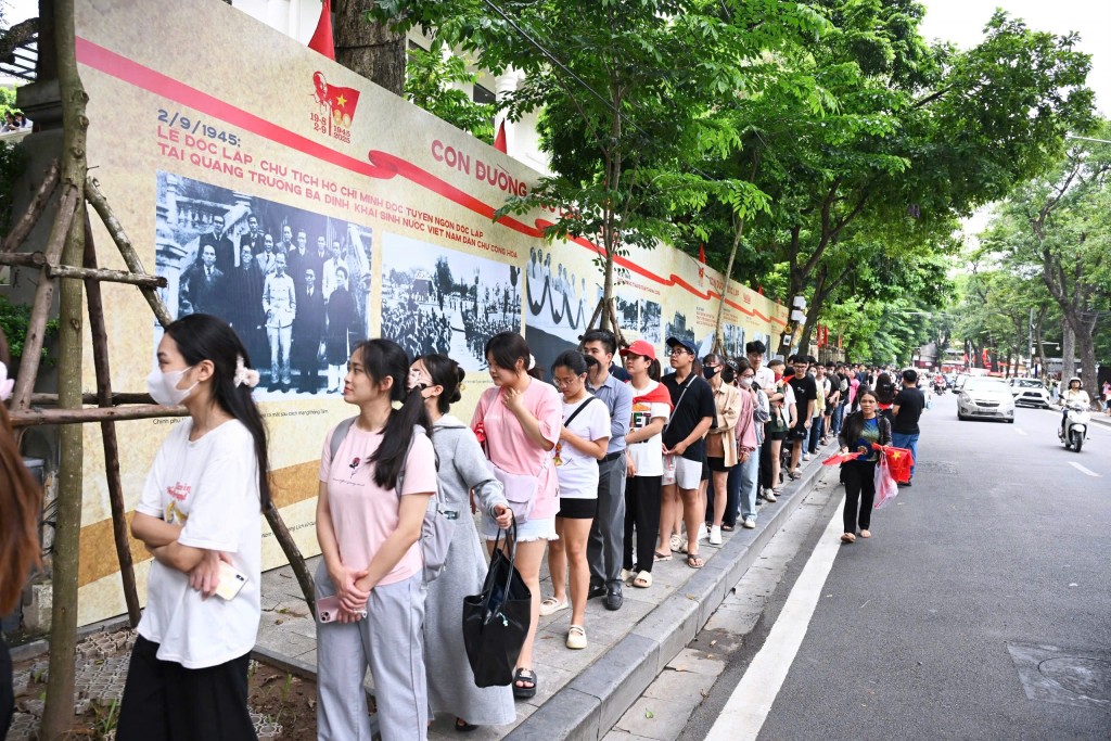 Con đường Độc lập: tái hiện dòng chảy cách mạng 1930–1945 với 8 dấu mốc quan trọng, minh họa bằng hình ảnh tư liệu, ánh sáng LED và công nghệ VR360.
