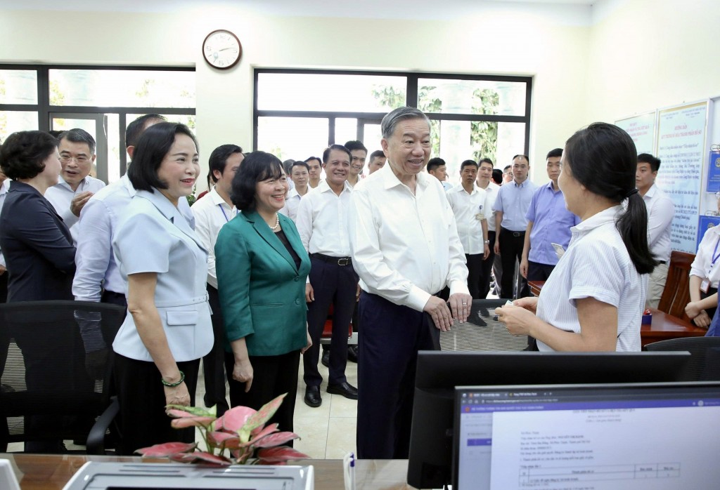 Đưa Hà Nội vươn cao với tư duy và hành động mới Đưa Hà Nội vươn cao với tư duy và hành động mới