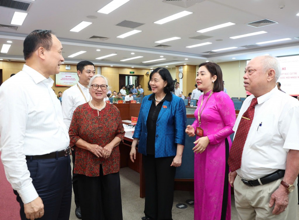 Đưa Hà Nội vươn cao với tư duy và hành động mới Đưa Hà Nội vươn cao với tư duy và hành động mới