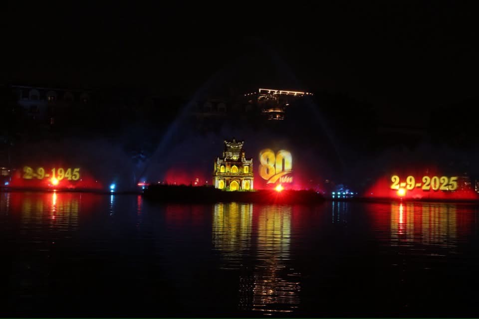 Nghệ thuật 3D Mapping thắp sáng “trái tim Thủ đô” mừng 80 năm Quốc khánh