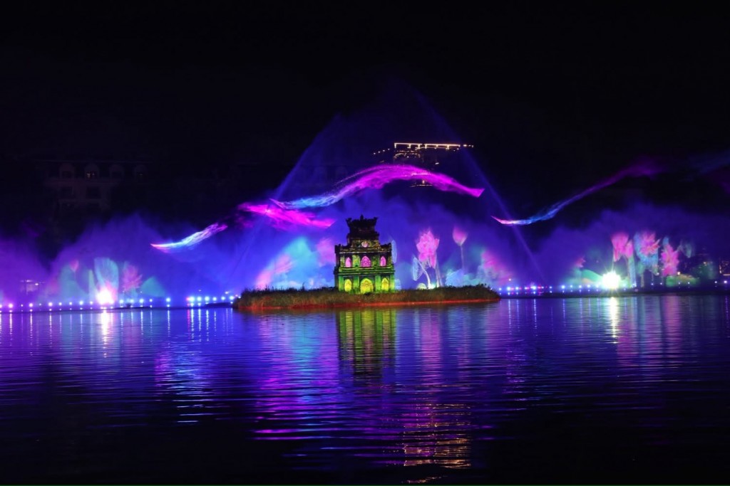 “Hà Nội rạng rỡ”: 3D Mapping kể sử thi lay động trái tim