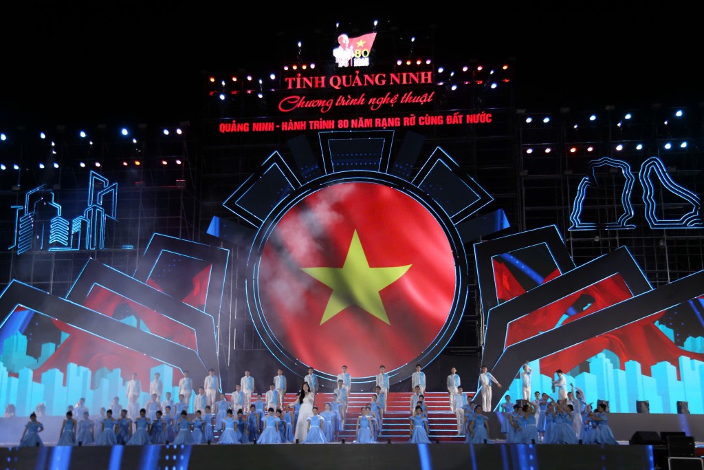 Quảng Ninh: Đêm nghệ thuật "Hành trình 80 năm rạng rỡ cùng đất nước"