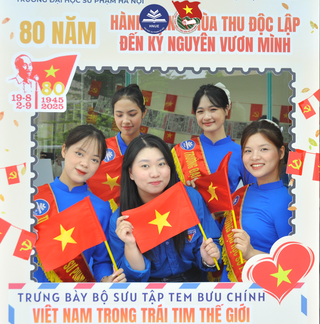 Hơi thở lịch sử trong trưng bày tem và kỷ vật cách mạng của tuổi trẻ Sư phạm Hà Nội