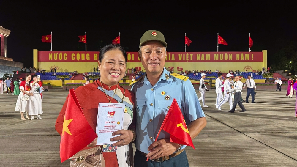 Người dân thao thức không ngủ, náo nức đi xem lễ tổng duyệt diễu binh, diễu hành