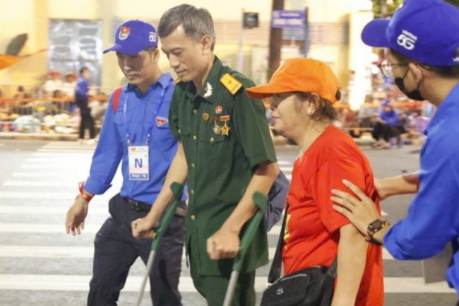 “Áo xanh” xuyên đêm phục vụ tổng duyệt diễu binh, diễu hành