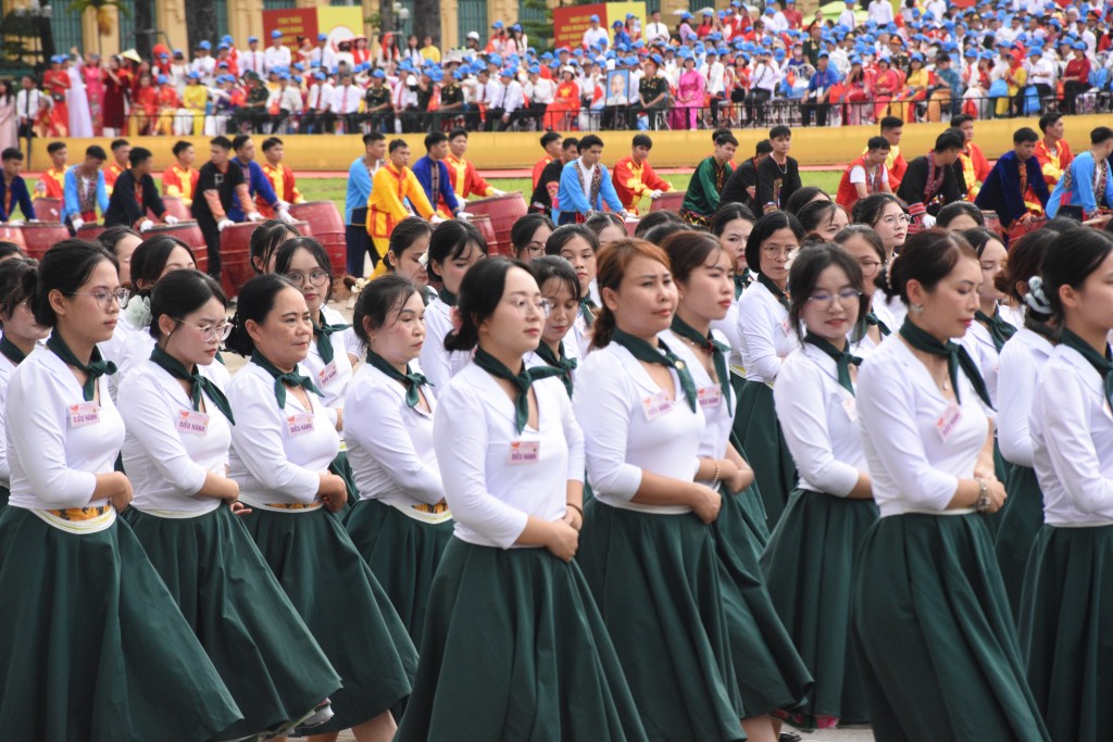 Ấn tượng về sự trang trọng, chu đáo của lễ diễu binh, diễu hành chính thức Ấn tượng về sự trang trọng, chu đáo của lễ diễu binh, diễu hành chính thức