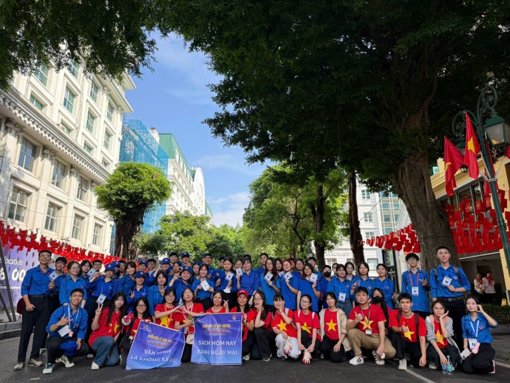 Phát động chiến dịch “Hà Nội sạch - Vì một Việt Nam xanh”