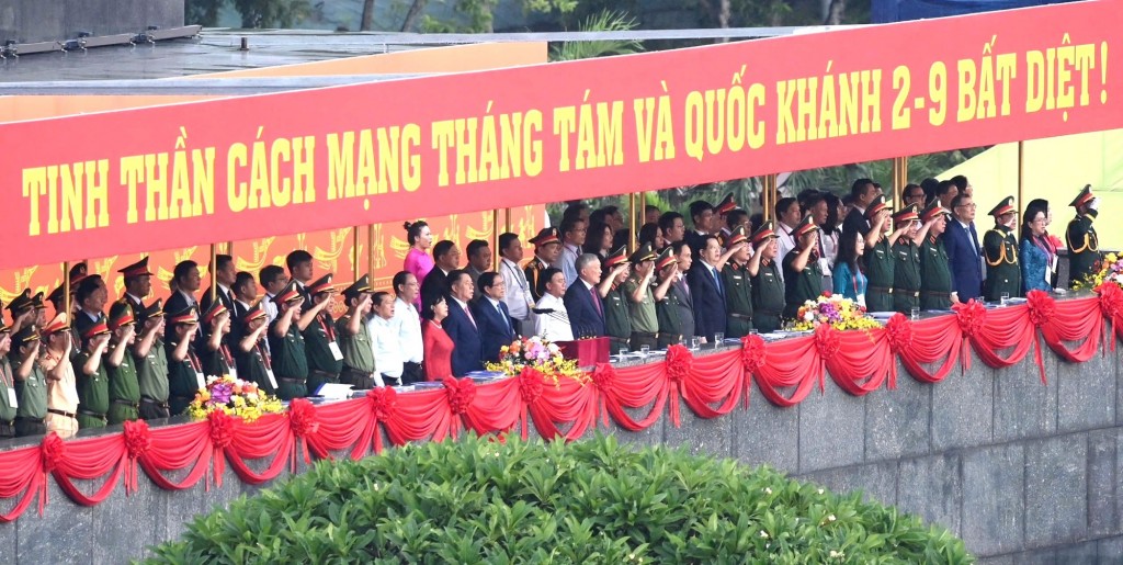 Ấn tượng về sự trang trọng, chu đáo của lễ diễu binh, diễu hành chính thức Ấn tượng về sự trang trọng, chu đáo của lễ diễu binh, diễu hành chính thức